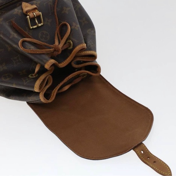 LOUIS VUITTON Montsouris Backpack - Picture 4 of 16